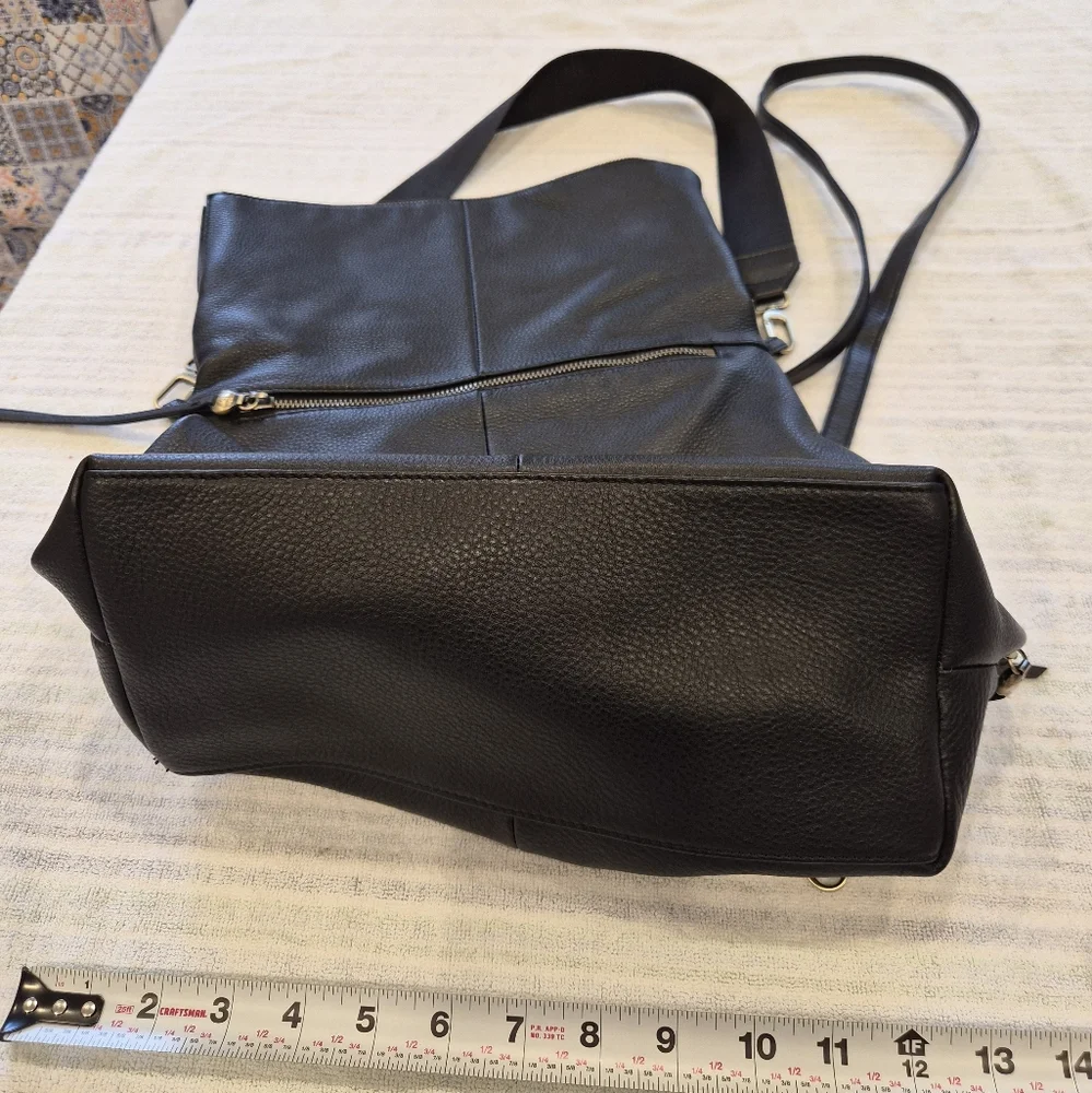 HOBO Convertible Black Leather Backpack/Shoulderbag - Picture 3 of 7